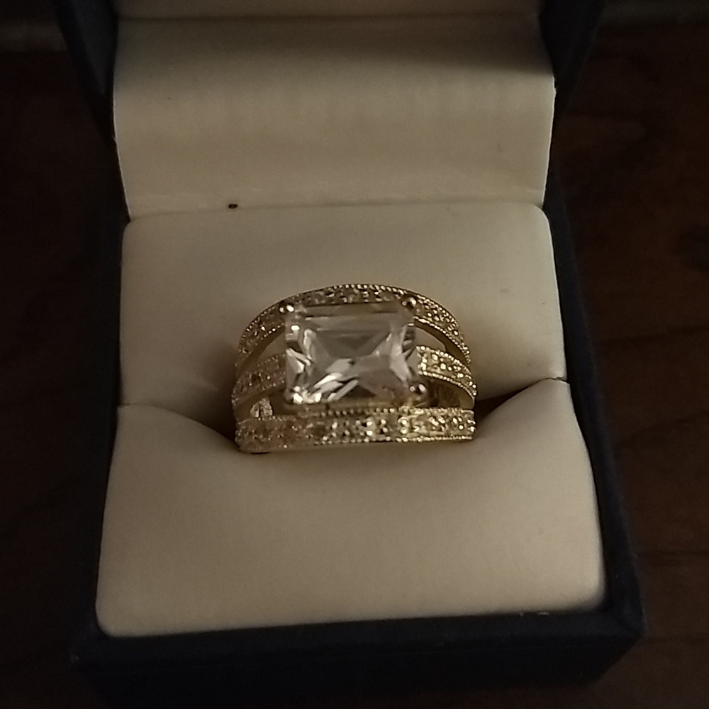 Cocktail Ring size 6 . Purchased at live event for actress genie Francis.